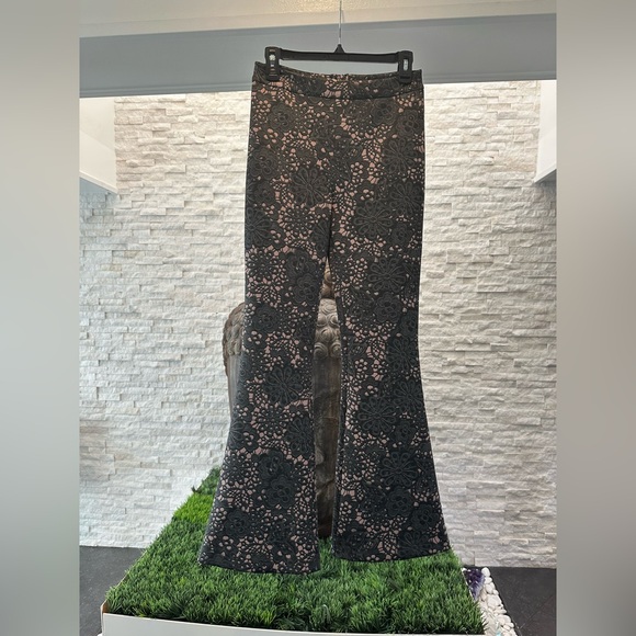 NWOT Cynthia Rowley Bonded Fit and Flare Black Lace-pattern...